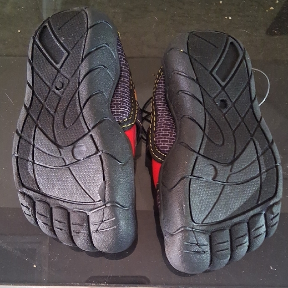 Cars- Water Shoes - Picture 2 of 3